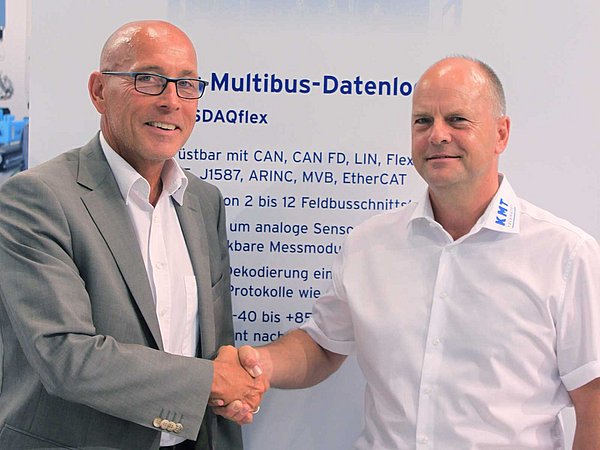 [Translate to Netherlands (en):] Kai Gilbert (Vertriebsleiter  imc Meßsysteme GmbH), Martin Kraus (Geschäftsführer KMT Kraus Messtechnik GmbH)